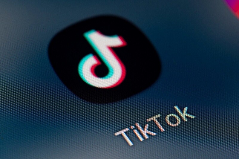 Die bunte, fröhliche Welt von TikTok kann auch eine düstere Seite haben: lebensgefährliche Challenges, die zum Mitmachen animieren. 