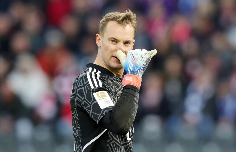 Sie werden nun ein ernstes Gespräch führen: Manuel Neuer (l.), Oliver Kahn (oben) und Hasan Salihamidzic. 