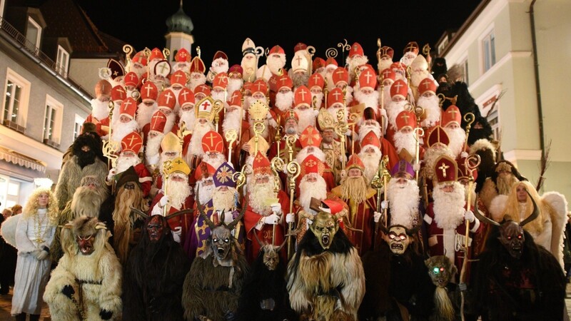 Großes Treffen der Nikolause, Engel, Krampusse und Knecht Rupprecht's in Murnau.