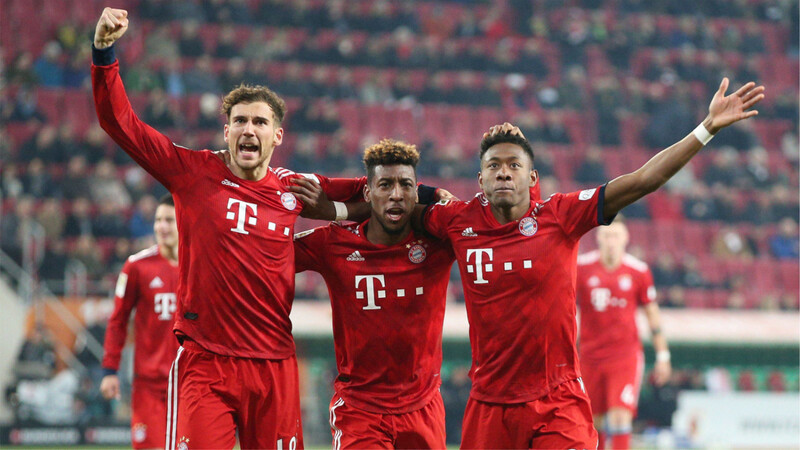 Trafen alle in Augsburg: Leon Goretzka (li.) ins eigene Tor, Kingsley Coman (Mi.) und David Alaba (re.) in das des FCA.