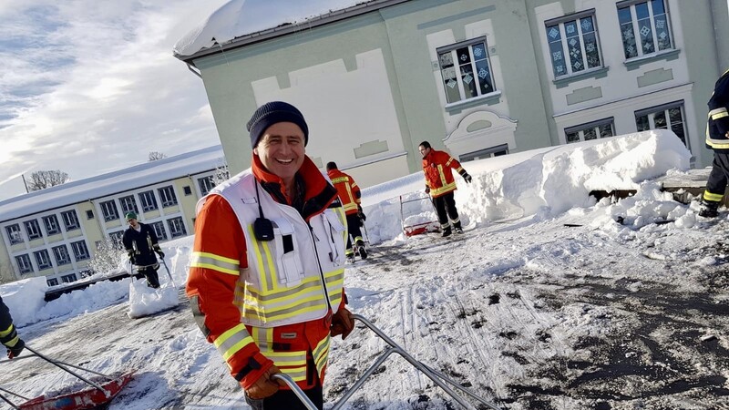 Bei jeder Tages- und Jahreszeit, ob zuhause in Au oder auswärts, alleine oder meist im Team: Feuerwehrmann und Ex-Kreisbrandinspektor "Helle" Baur blickt auf 46 Jahre aktiven Dienst zurück.