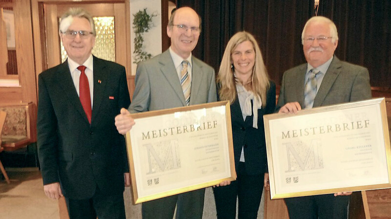 Die beiden neuen Träger des Goldenen Meisterbriefes freuen sich über die Auszeichnung.