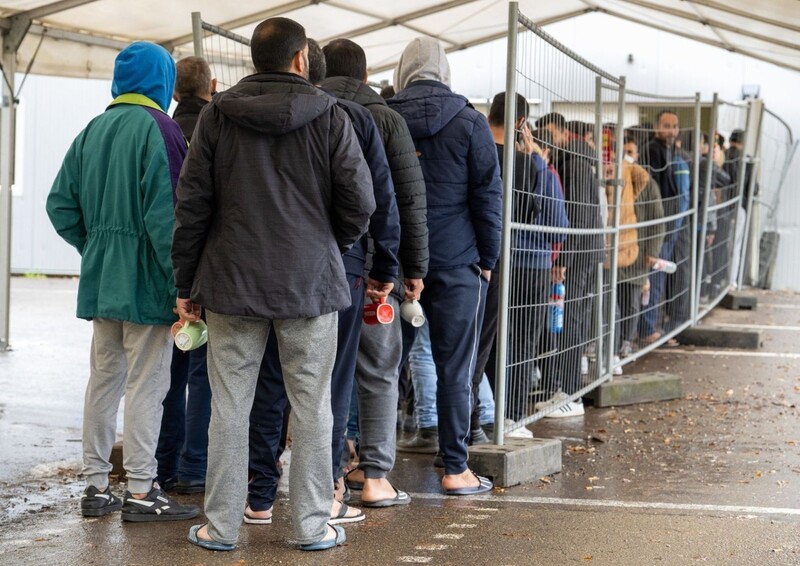 Die Flüchtlingsunterkünfte in Bayern sind überlastet. (Symbolbild) 