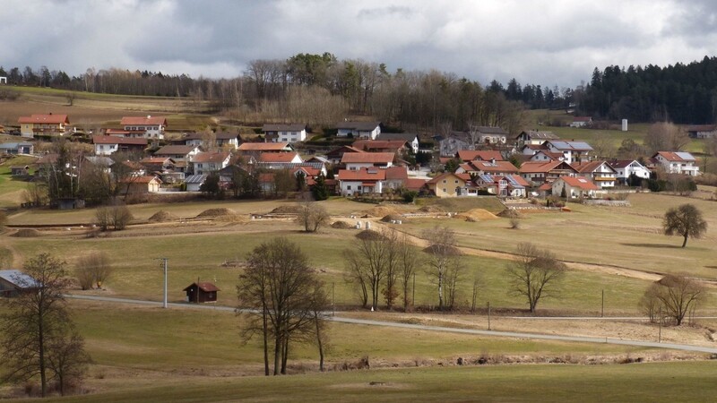 Im Frühjahr soll hier das Baugebiet "Im Nahen Feld-West" fertiggestellt werden. Straßennamen, insbesondere historische, werden noch gesucht.