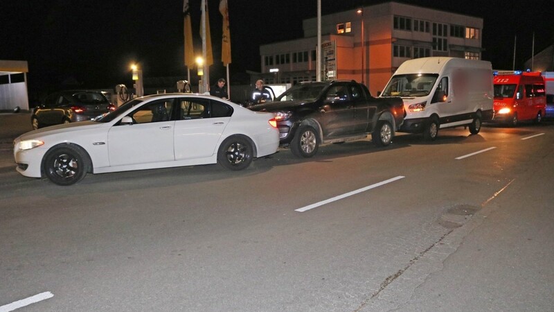 Am Dienstagabend ereignete sich in der Further Straße ein Auffahrunfall mit vier Leichtverletzten.