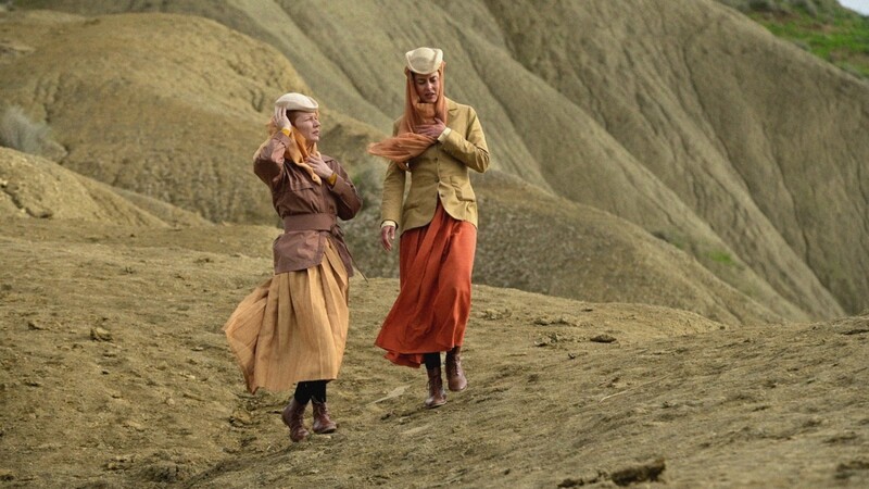 Kaiserin Sisi (Susanne Wolff, rechts) mit ihrer Hofdame, Irma Gräfin Sztáray (Sandra Hüller).