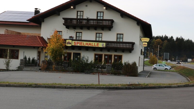 Die Nutzungsänderung von Bistro und Spielhalle in eine reine Spielhalle wurde vom Gemeinderat Geiersthal mehrheitlich abgelehnt.