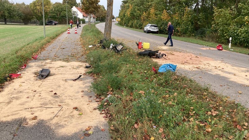 Einsatzkräfte sperrten die Unfallstelle sofort komplett ab.