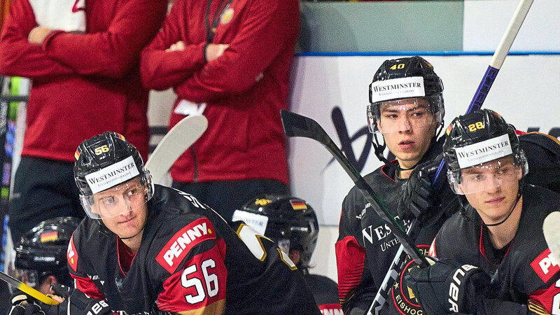 Auch Manuel Wiederer (l.) und Alexander Ehl (M., neben Samuel Soramies)   sind beim Deutschland-Cup mit von der Partie.