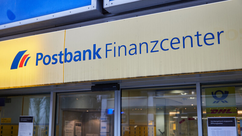 Der Kontakt zu den Postbank-Kunden soll sich künftig ins Internet verlagern.