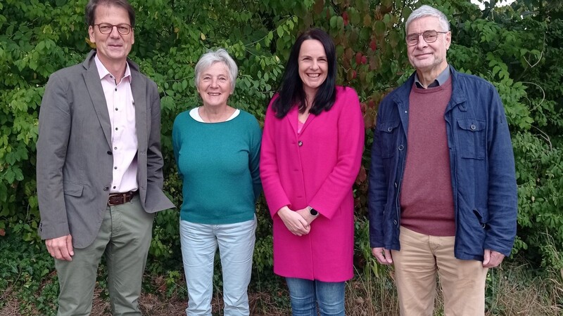 Stabweitergabe bei Pallidomo (v.l.): Der neue Ärztliche Leiter Dr. Jochen Giesler, seine Stellvertreterin Dr. Mathilde von Grafenstein-Witte, Geschäftsführerin Dagmar Griesbeck und der bisherige Ärztliche Leiter Dr. Matthias Demandt.