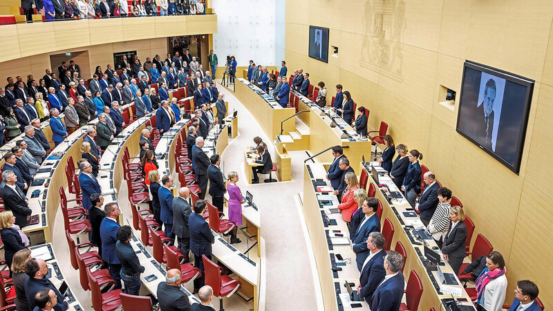 Der neue Landtag hat sich konstituiert. Und sechs Wochen nach der Wahl sind jetzt auch die 14 ständigen Ausschüsse besetzt.