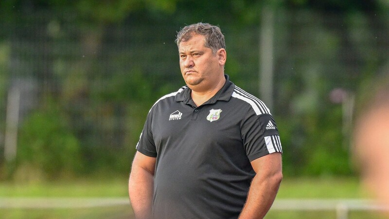War mit der Leistung seines Teams im letzten Spiel des Jahres gar nicht zufrieden: Osterhofens Trainer Christian Dullinger.