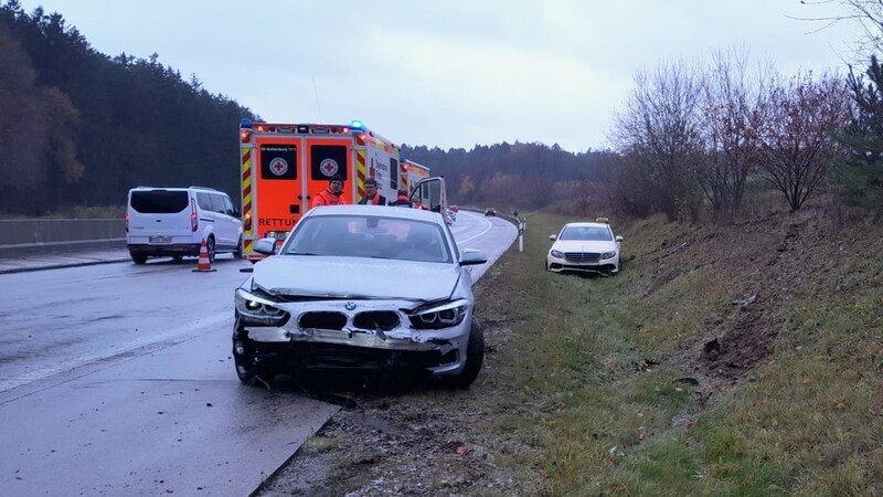 Die Polizei appelliert nach einer Serie von Unfällen am Wochenende an alle Verkehrsteilnehmer, sich auf schlechte Witterungsverh