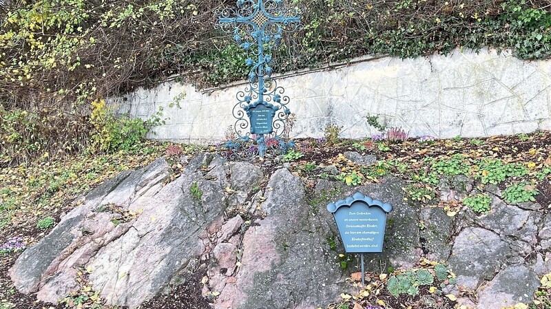Das Kreuz auf dem Felsen.