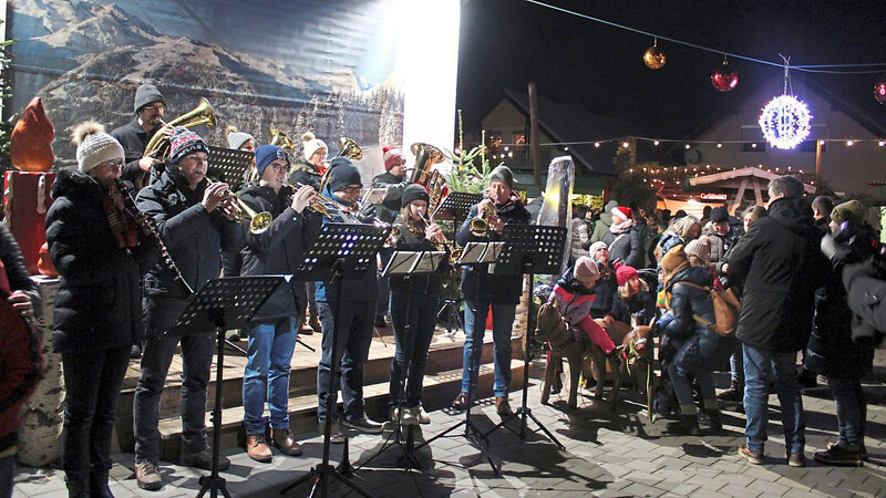 Musikalische Impressionen vom Weihnachtsmarkt in Ittling.