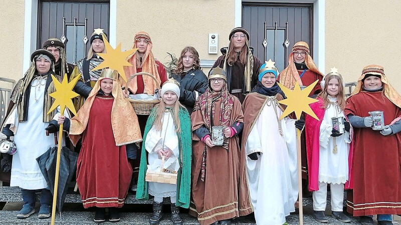 Sie bringen Segen in die Häuser und sammeln für Kinder in Not: die Geiganter Sternsinger.