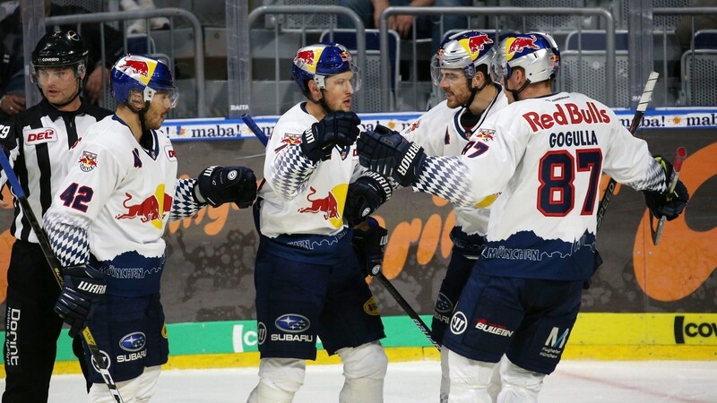 Mit 7:2 gewinnt der EHC München im DEL-Topspiel beim amtierenden Meister Adler Mannheim.