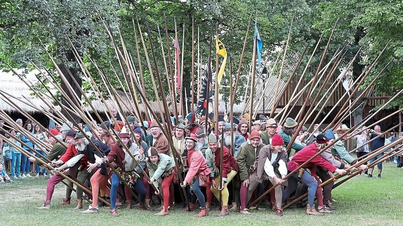 Söldner wie die von der Landshuter Hochzeit bekannten Reisigen bildeten einen Teil der Truppen im Dreißigjährigen Krieg.
