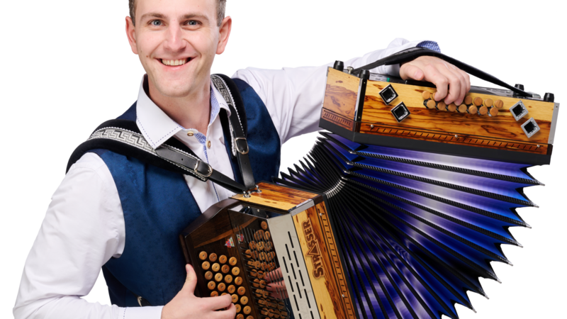 Die Steirische Harmonika ist Florian Binders Markenzeichen.