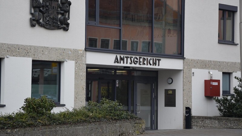 Vom Amtsgericht Straubing wurde die junge Frau wegen illegaler Prostitution verurteilt.