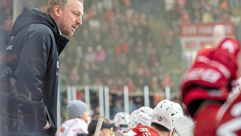 Am Freitag ist Derby in Landshut. Eisbären-Coach und Trainer des Jahres in der DEL2, Max Kaltenhauser würde zugern die Saisonbilanz gegen den EVL ausgleichen.