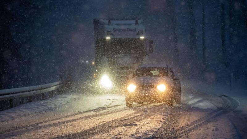 Aktuell kommt es zu starken Verkehrsbehinderungen im Bereich Teisnach. 