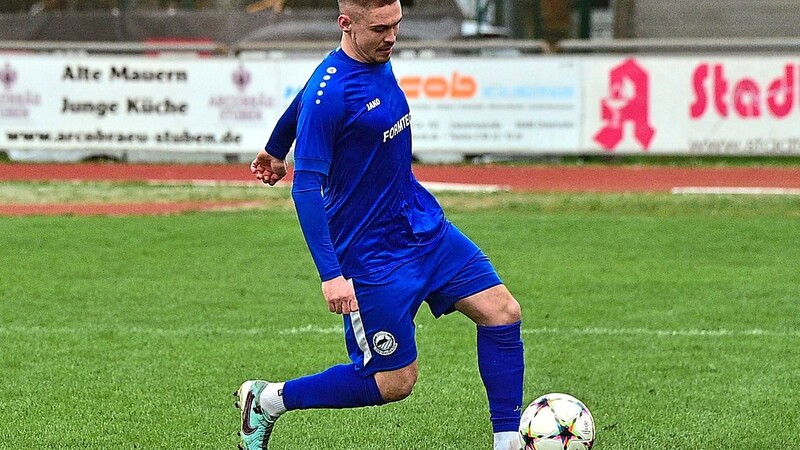 Patrick Fuchs könnte nach seinem Handbruch mit einem leichten Gips im Heimspiel gegen den TB 03 Roding für den TSV Bogen antreten und mithelfen, den ersten Heimsieg zu schaffen. Der wäre in Hinblick auf den Klassenerhalt für die Bogener dringend notwendig.