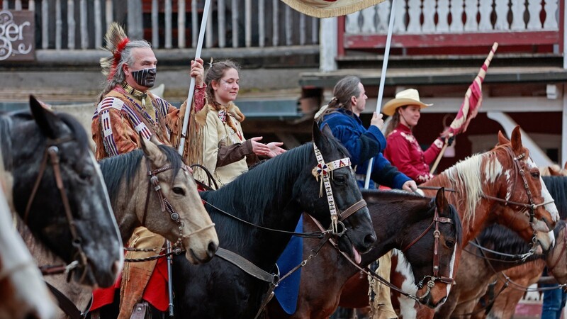 An diesem Wochenende herrscht in Pullman City erstmals wieder Wild-West-Betrieb, der Ferienpark in Eging hat offiziell Saisonstart.