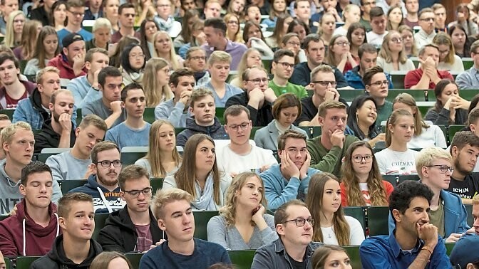 Volle Hörsäle zum Wintersemesterstart an der OTH.