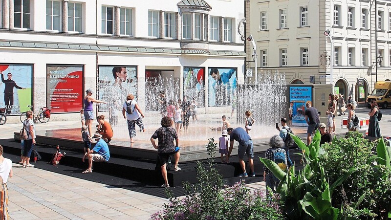 2023 war die Playfountain am Neupfarrplatz ein Besuchermagnet