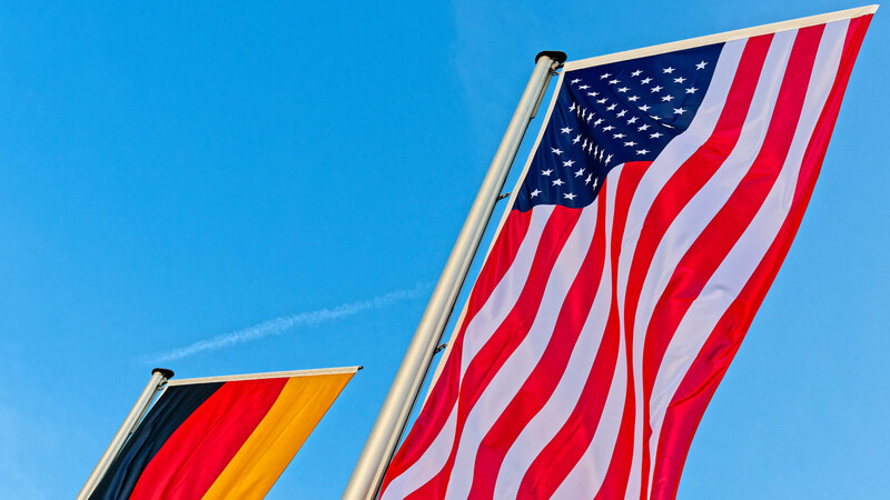 Der Wahlkampf der in Deutschland lebenden US-Amerikaner spiegelt auch die tiefe Spaltung der US-amerikanischen Gesellschaft wider.