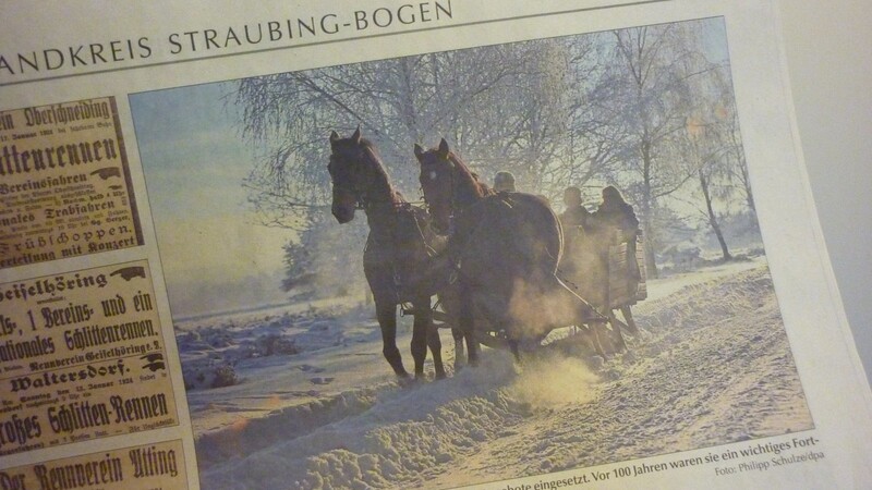 Das Zeitungsbild mit der winterlichen Schlittenfahrt: Steigt da nicht vielleicht ein kühler Hauch aus dem Blatt auf?