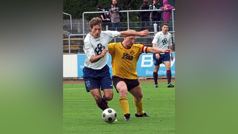 Nach seiner Profi-Zeit beim SV Wacker Burghausen war Martin Oslislo (l.) unter anderem auch für den 1. FC Bad Kötzting am Ball.