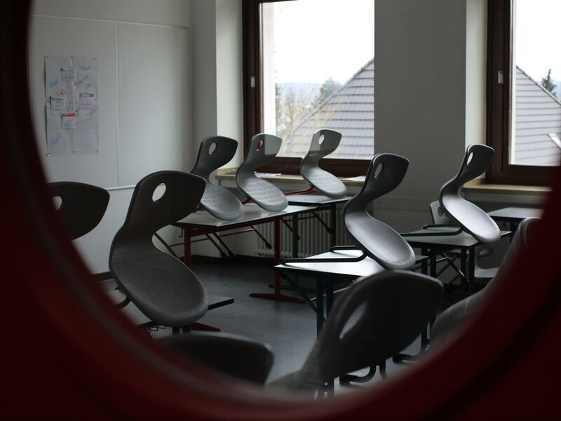 Die Schneesituation führte zu leeren Klassenzimmern in Niederbayern, auch hier am Gymnasium Pfarrkirchen. 