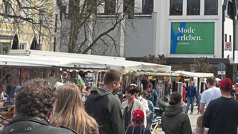 Einen Standmarkt wird es beim verkaufsoffenen Sonntag am 25. Oktober nicht geben. Dafür bieten am Veitsplatz und am Rathaus einige Fieranten regionale Produkte an.