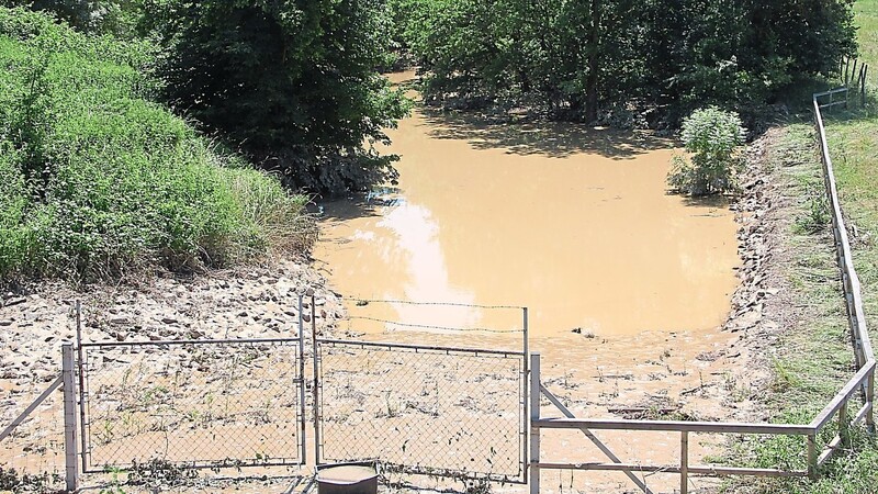 Die Kiesgrube beim Rückhaltebecken konnte die Wassermassen nicht mehr aufnehmen.