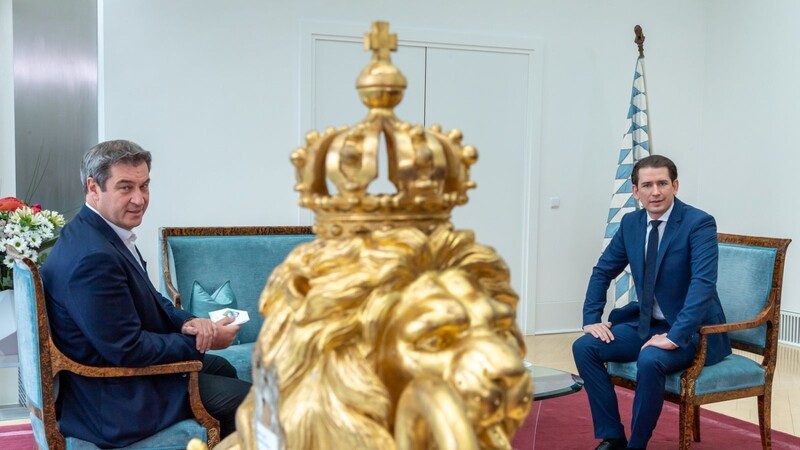 Bayerns Ministerpräsident Markus Söder (l.) ließ beim Besuch des österreichischen Bundeskanzlers Sebastian Kurz in München durchblicken, dass es im Zuge der Pandemie immer wieder einmal ein "Auf und Ab" in der grundsätzlich engen Partnerschaft zwischen Bayern und Österreich gegeben habe.