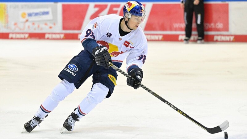 Von München nach Straubing: Nach Informationen unserer Mediengruppe soll Bastian Eckl, hier im Trikot des EHC Red Bull München, kommende Saison bei den Straubing Tigers spielen.