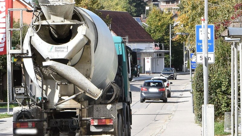 Christian Hattenkofer hatte den zunehmenden Verkehr auf der Hauptstraße und Erlbacher Straße beklagt.