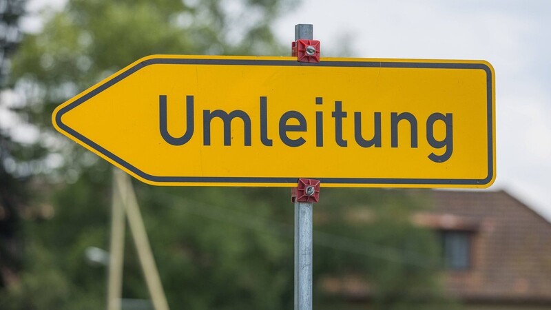 Noch bis Samstag, 19. November, gilt die Straßensperrung. Auto- und Fahrradfahrer, aber auch Teilnehmer am ÖPNV brauchen viel Geduld. (Symbolbild)