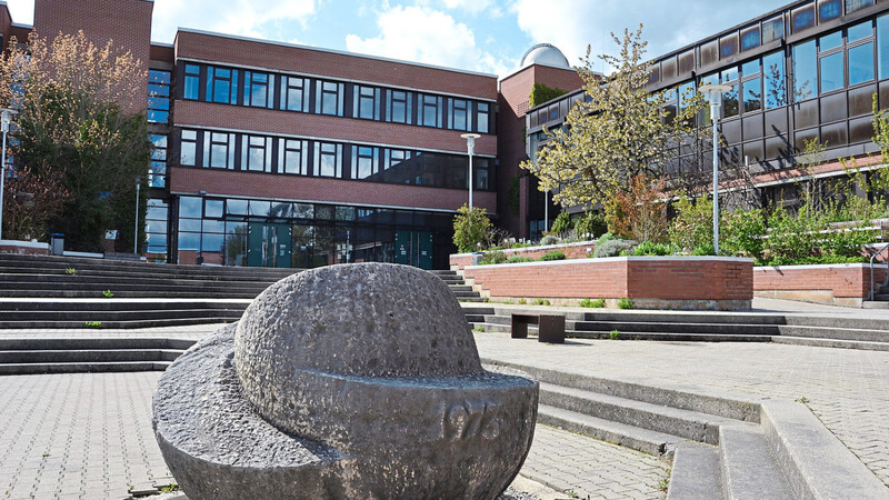 Am Gabelsberger-Gymnasium Mainburg rauchen ab Mittwoch die Köpfe. Die Abiturienten haben dabei mit erschwerten Bedingungen zu kämpfen.