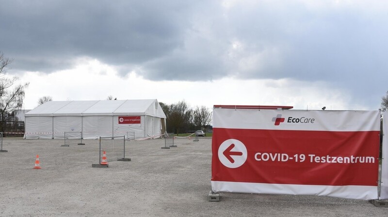 Eher das Gegenteil von Benutzerandrang herrschte vergangene Woche an der Schnelltest-Station auf dem Veldener Volksfestplatz. Bürgermeister Ludwig Greimel berichtete im Zuge der jüngsten Sitzung des Marktgemeinderates von zweistelligen Nutzerzahlen pro Tag.