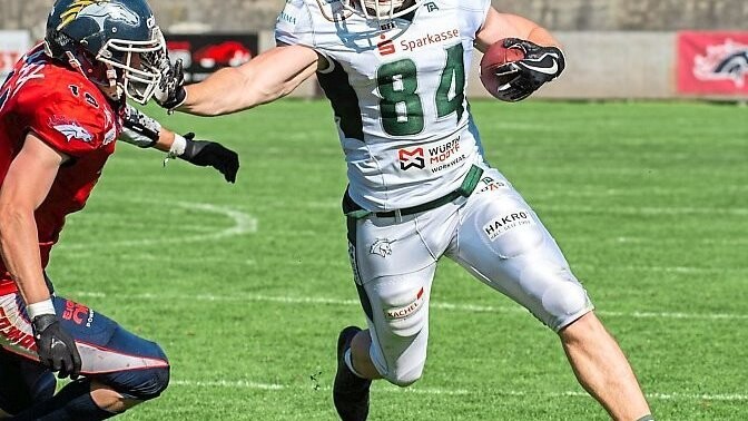 Läuft für Schwäbisch Hall in der GFL auf, fehlt in Straubing aber wohl: Ex-NFL-Profi Moritz Böhringer (rechts).