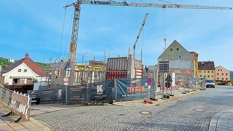 Am Karl-Areal herrschte am Freitag wieder Großbetrieb. Das Bürgerfest nennenswert beeinträchtigen wird die Baustelle aber nicht.