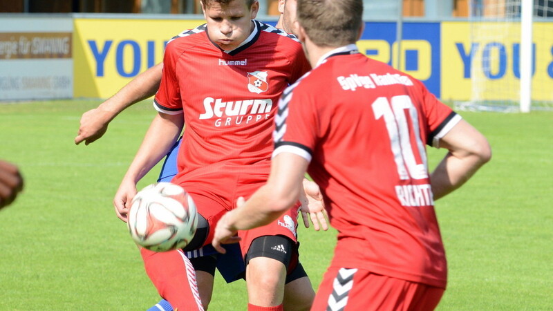 Tobias Biermeier (links) und Tobias Richter dürfen sich auf Christian Spengler als ihren neuen Mitspieler freuen. (Foto: Meier)