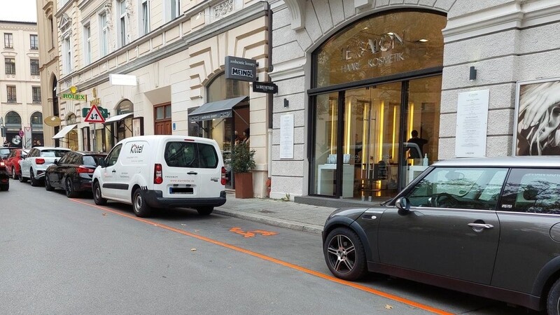 Parkplätze sind für Handwerker ein großes Thema, Lieferzonen, wie hier in der Altstadt, sollen das Gewerbe unterstützen.