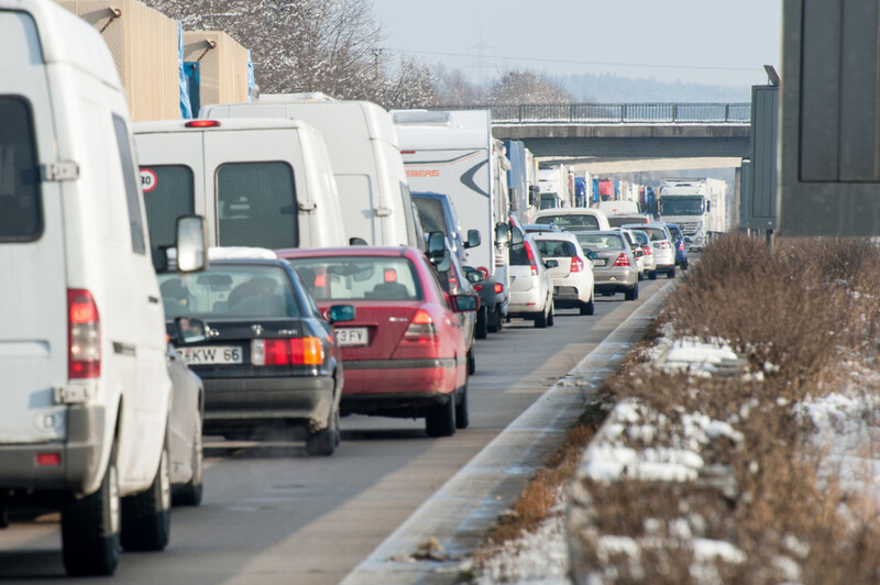 Auf der A3 bei Deggendorf hat sich am Dienstag ein Unfall ereignet. Es staute sich. (Symbolbild) 