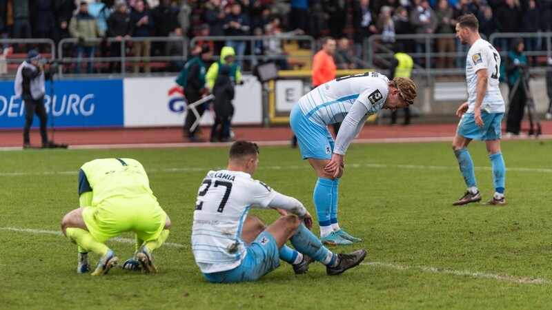 Der Löwen-Schock in der vierten Minute der Nachspielzeit: Richter erzielt das 2:2 für Oldenburg - dabei hat 1860 schon 2:0 geführt.