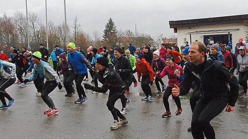 Vor dem Lauf das "Warm-up", damit niemand "kalt" auf die Strecke ging.